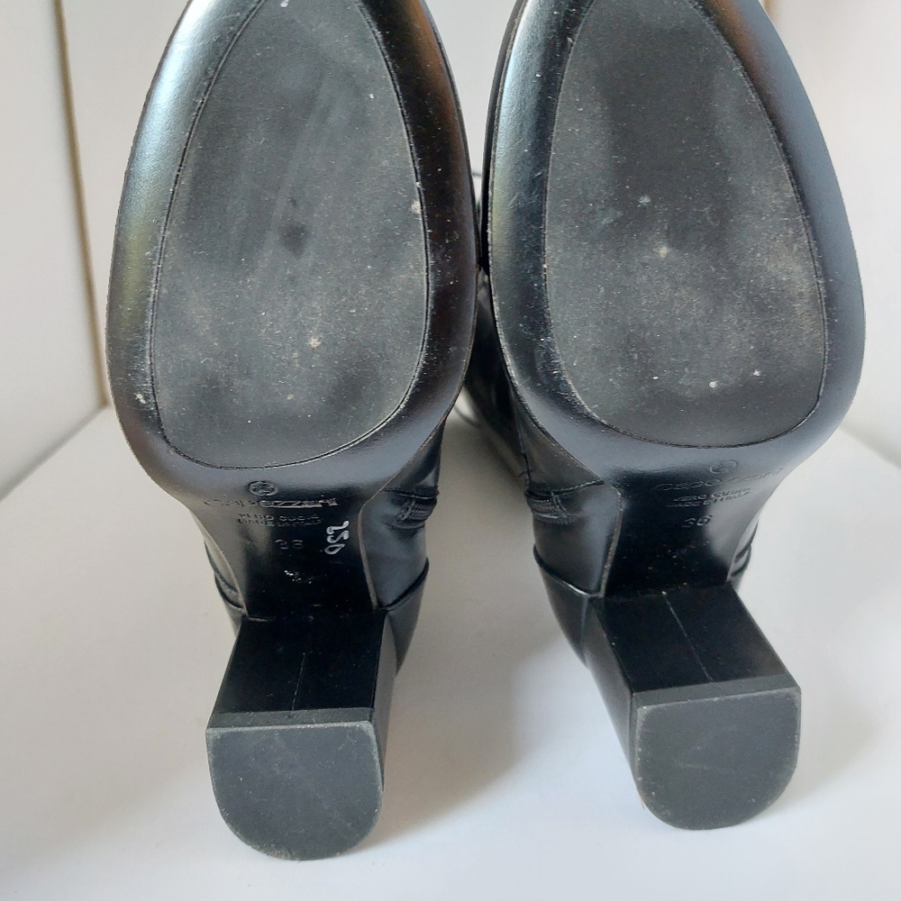 Boots - Picture 4 of 4